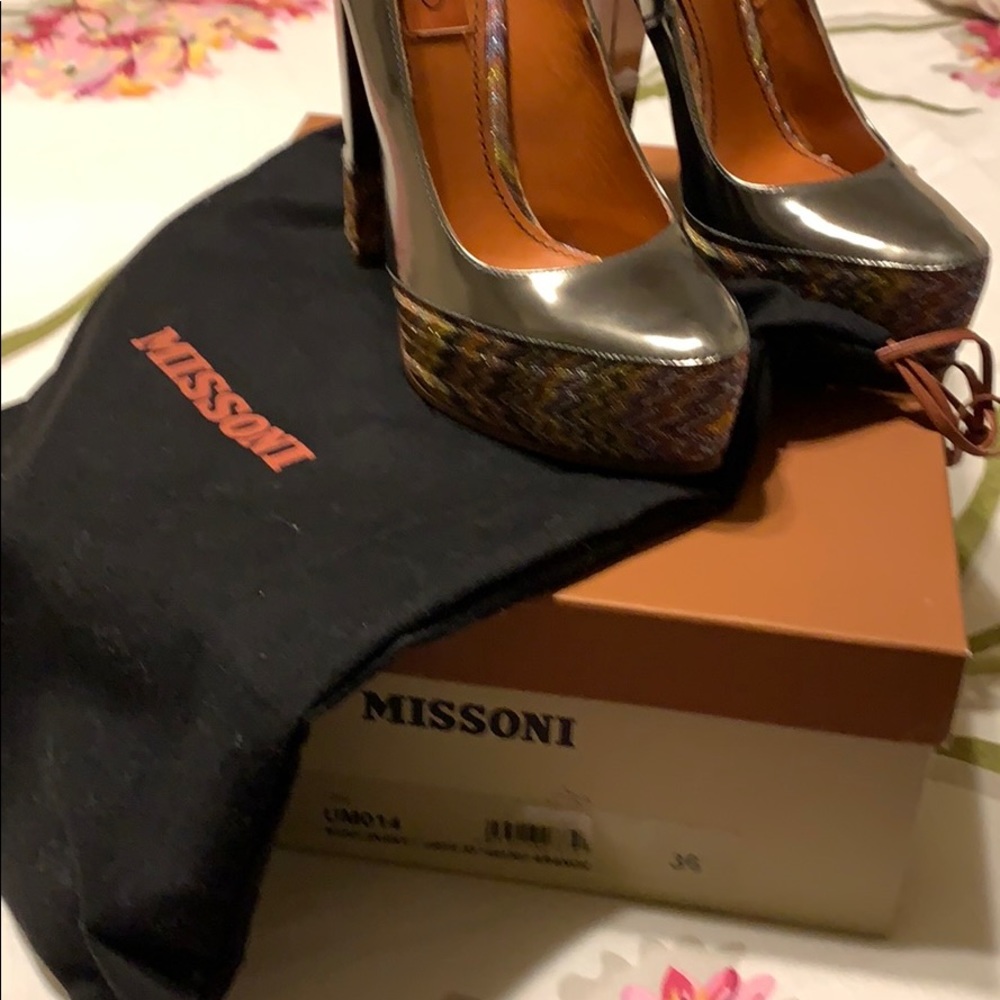 NWT RARE MISSONI “RASH SNAKE” CHROME PUMPS - Picture 9 of 9